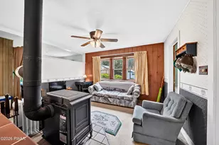 102 Flos Mar Dr, Greentown, PA 18426 - Photo 6