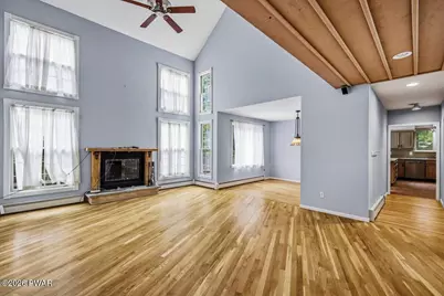 161 Fawnwood Drive, Greentown, PA 18426 - Photo 4