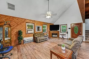 141 Paper Birch S, Tafton, PA 18464 - Photo 18
