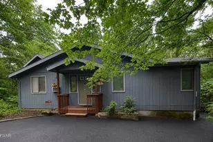 135 Highland Ln, Lords Valley, PA 18428 - Photo 2