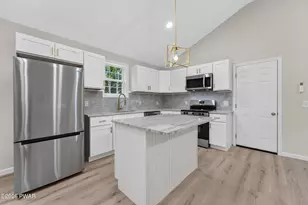 515 Hummingbird Ct, Bushkill, PA 18324 - Photo 10