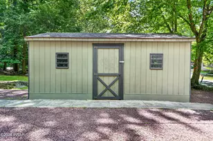 215 Lennon Rd, Greentown, PA 18426 - Photo 24