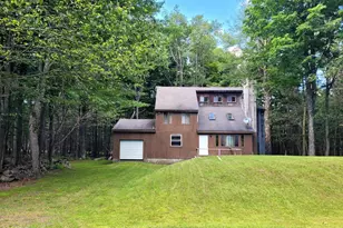 1040 Bear Dr, Newfoundland, PA 18445 - Photo 2
