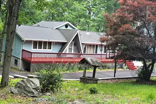 138 Westwood Dr, Dingmans Ferry, PA 18328 - Photo 1