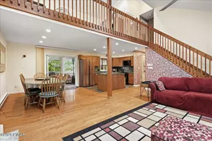 154 Forest Ridge Dr, Hawley, PA 18428 - Photo 10