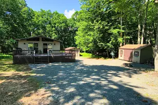 106 Pine Pl, Hawley, PA 18428 - Photo 12
