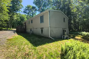 106 Pine Pl, Hawley, PA 18428 - Photo 10