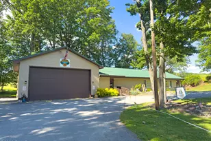 147 N Evergreen Dr, Greentown, PA 18426 - Photo 114
