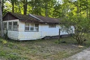 134 Perry Rd, Greentown, PA 18426 - Photo 4