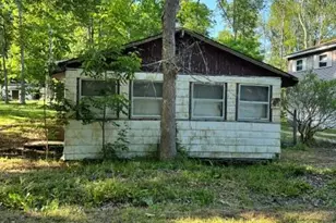 134 Perry Rd, Greentown, PA 18426 - Photo 2
