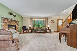 1079 Indian Dr, Lake Ariel, PA 18436 - Photo 10