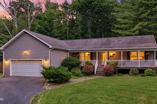 58 Meadows Dr, Hawley, PA 18428 - Photo 2