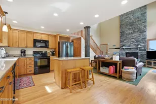 262 Laurel Ln, Greentown, PA 18426 - Photo 14