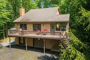 3935 Chip Ct, Lake Ariel, PA 18436 - Photo 4