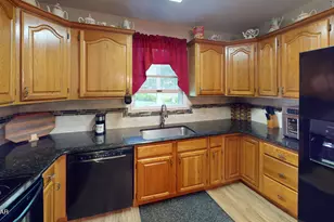 327 Rock Oak Rd, Dingmans Ferry, PA 18328 - Photo 8