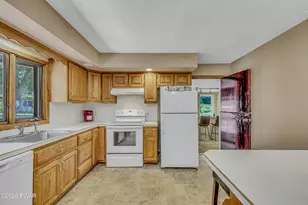 604 Circle Dr, Roaring Brook Township, PA 18444 - Photo 2