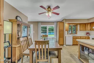 604 Circle Dr, Roaring Brook Township, PA 18444 - Photo 14