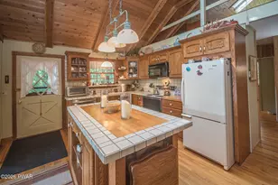 48 Sheridan Rd, Hawley, PA 18428 - Photo 8