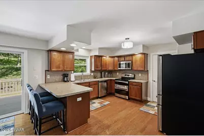 1212 N Whittaker Drive, Bushkill, PA 18324 - Photo 6