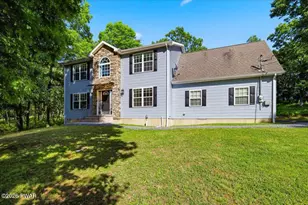 1212 N Whittaker Dr, Bushkill, PA 18324 - Photo 1