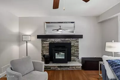 1212 N Whittaker Drive, Bushkill, PA 18324 - Photo 4
