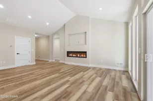 29 Fawn Ridge Dr, Newfoundland, PA 18445 - Photo 8