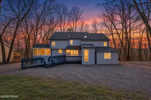 123 Banbury Dr, Bushkill, PA 18324 - Photo 1