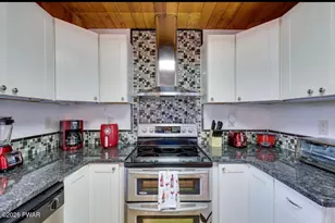 123 Banbury Dr, Bushkill, PA 18324 - Photo 8