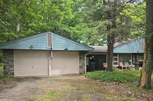 405 Park Ave, Mount Pocono, PA 18344 - Photo 2