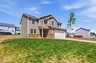 517 Poppy Ln, Moosic, PA 18507 - Photo 2