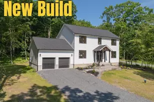 122 Poplar Dr, Milford, PA 18337 - Photo 1