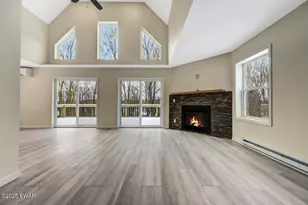 578 Lakeview Dr E, Lake Ariel, PA 18436 - Photo 2