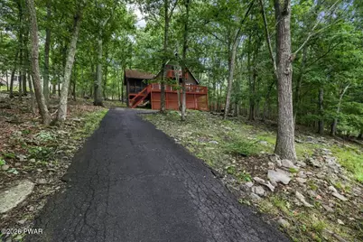 2158 Southport Drive, Bushkill, PA 18324 - Photo 2
