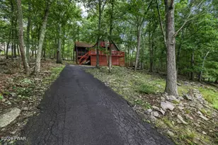2158 Southport Dr, Bushkill, PA 18324 - Photo 2