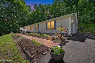 1416 Overlook Ave, Honesdale, PA 18431 - Photo 1