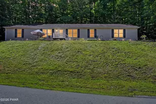 1416 Overlook Ave, Honesdale, PA 18431 - Photo 2