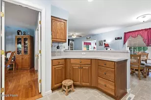 804 Waxwing Ct, Hawley, PA 18428 - Photo 12