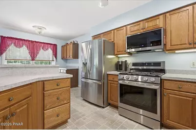 804 Waxwing Court, Hawley, PA 18428 - Photo 8