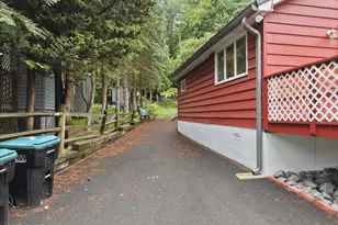 107 Apple Dr, Greentown, PA 18426 - Photo 14