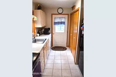 136 Hillside Drive, Greentown, PA 18426 - Photo 10