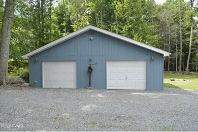 136 Hillside Drive, Greentown, PA 18426 - Photo 6