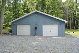 136 Hillside Dr, Greentown, PA 18426 - Photo 6