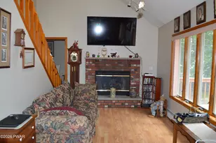 136 Hillside Dr, Greentown, PA 18426 - Photo 12