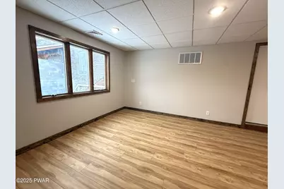 307 Main Avenue #2nd Floor, Hawley, PA 18428 - Photo 4