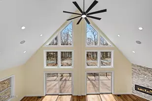78 E Shore Dr, Hawley, PA 18428 - Photo 14