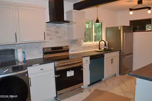 121 Ledge View Dr, Hawley, PA 18428 - Photo 6