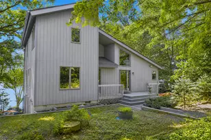 131 E Lakeview Dr, Dingmans Ferry, PA 18328 - Photo 1