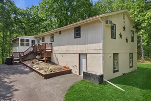 198 Edinburgh Rd, Bushkill, PA 18324 - Photo 2