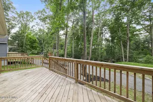 104 & 106 Lake Hill Ct, Hawley, PA 18428 - Photo 4