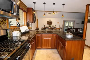1019 Hickory Dr, Lake Ariel, PA 18436 - Photo 4